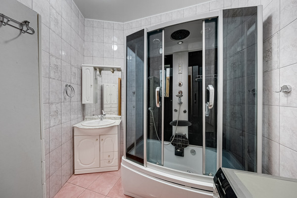 Продам двухкомнатную (2-комн.) квартиру, Новокуркинское ш, 51, Москва г