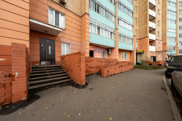 Продам двухкомнатную (2-комн.) квартиру, Новокуркинское ш, 51, Москва г