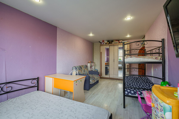 Продам многокомнатную квартиру, Танкиста Хрустицкого ул, 116А, Санкт-Петербург г