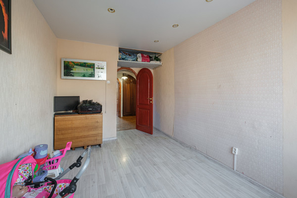 Продам многокомнатную квартиру, Танкиста Хрустицкого ул, 116А, Санкт-Петербург г