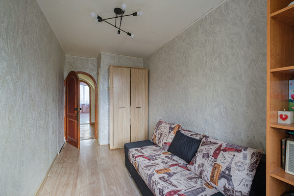 Продам многокомнатную квартиру, Танкиста Хрустицкого ул, 116А, Санкт-Петербург г