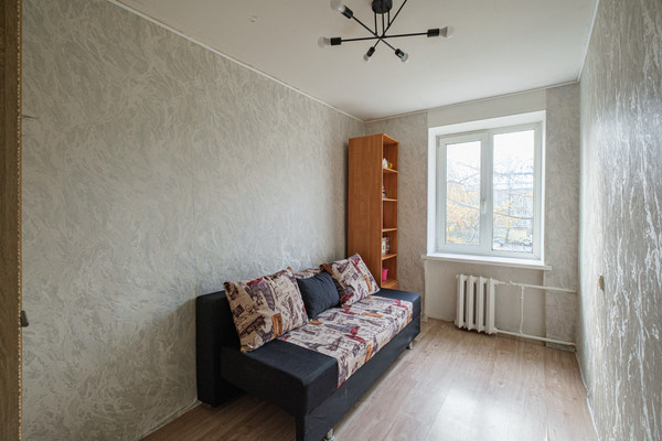 Продам многокомнатную квартиру, Танкиста Хрустицкого ул, 116А, Санкт-Петербург г