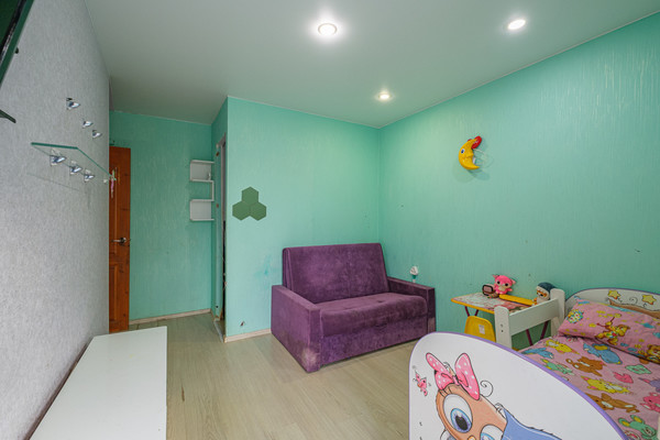 Продам многокомнатную квартиру, Танкиста Хрустицкого ул, 116А, Санкт-Петербург г