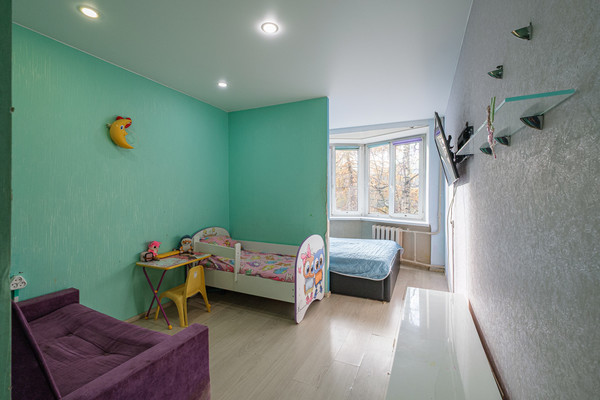 Продам многокомнатную квартиру, Танкиста Хрустицкого ул, 116А, Санкт-Петербург г