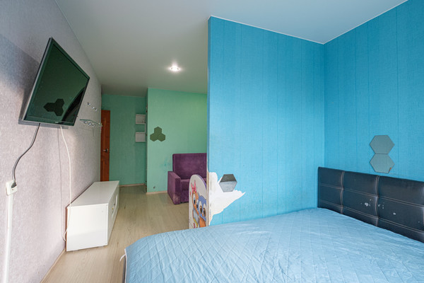 Продам многокомнатную квартиру, Танкиста Хрустицкого ул, 116А, Санкт-Петербург г