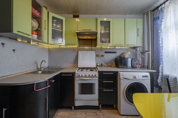 Продам многокомнатную квартиру, Танкиста Хрустицкого ул, 116А, Санкт-Петербург г