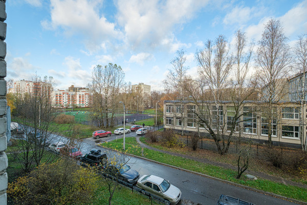 Продам многокомнатную квартиру, Танкиста Хрустицкого ул, 116А, Санкт-Петербург г