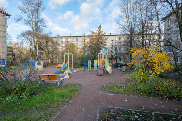 Продам многокомнатную квартиру, Танкиста Хрустицкого ул, 116А, Санкт-Петербург г