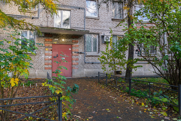 Продам многокомнатную квартиру, Танкиста Хрустицкого ул, 116А, Санкт-Петербург г