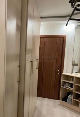 Продам трехкомнатную (3-комн.) квартиру, Маршала Савицкого ул, 16, Москва г