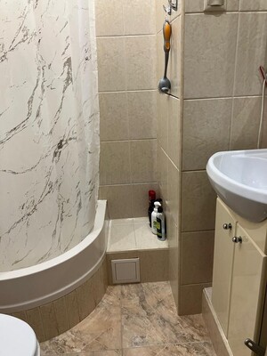 Продам трехкомнатную (3-комн.) квартиру, Маршала Савицкого ул, 16, Москва г