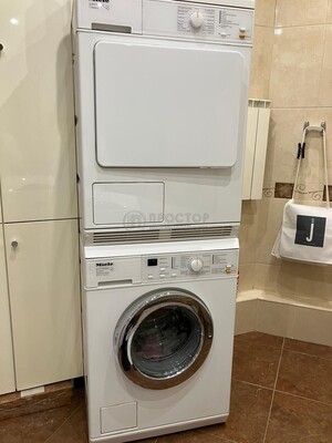 Продам трехкомнатную (3-комн.) квартиру, Маршала Савицкого ул, 16, Москва г