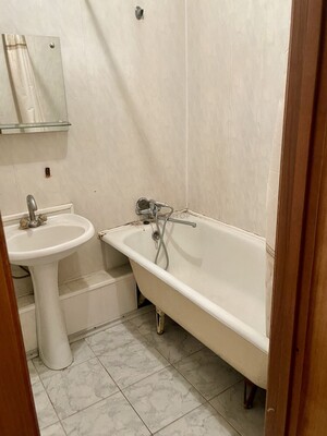 Продам трехкомнатную (3-комн.) квартиру, 2-я Владимирская ул, 15к4, Москва г