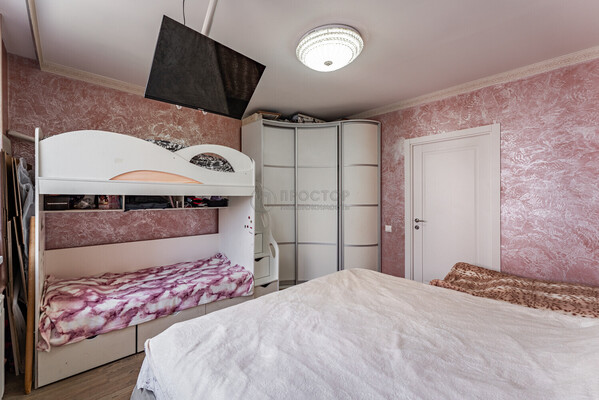 Продам трехкомнатную (3-комн.) квартиру, Гришина ул, 2к1, Москва г