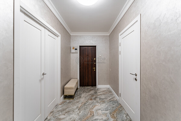 Продам трехкомнатную (3-комн.) квартиру, Гришина ул, 2к1, Москва г