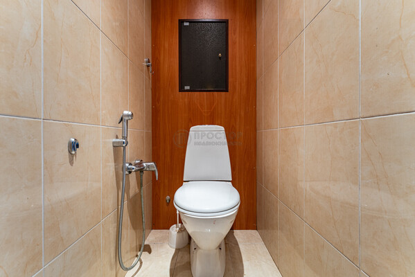 Продам трехкомнатную (3-комн.) квартиру, Гришина ул, 2к1, Москва г