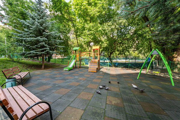 Продам трехкомнатную (3-комн.) квартиру, Гришина ул, 2к1, Москва г