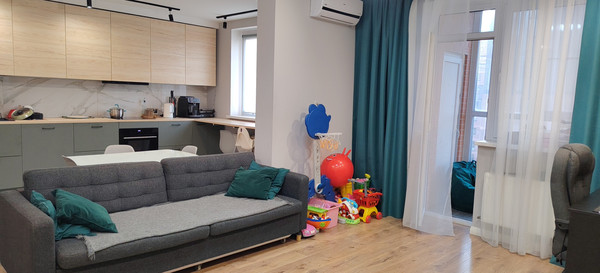 Продам трехкомнатную (3-комн.) квартиру, Хворостянского ул, 25, Новороссийск г