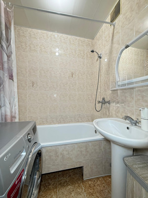 Продам трехкомнатную (3-комн.) квартиру, Аттоева ул, 13кБ, Хасанья с