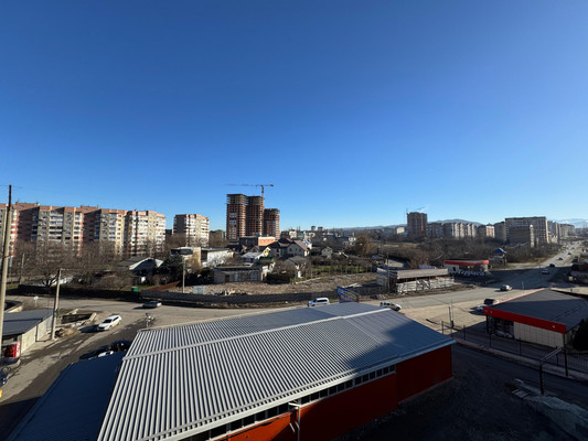 Продам трехкомнатную (3-комн.) квартиру, Атажукина ул, 155, Нальчик г