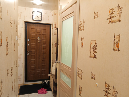 Продам двухкомнатную (2-комн.) квартиру, 1, Большая Вруда д