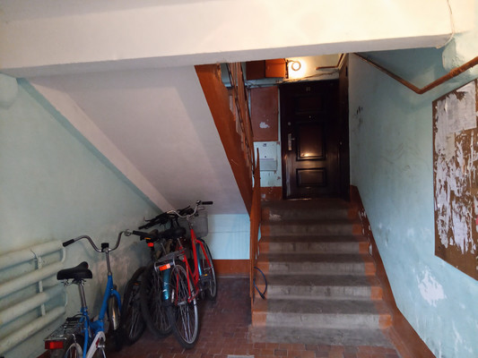 Продам двухкомнатную (2-комн.) квартиру, 1, Большая Вруда д