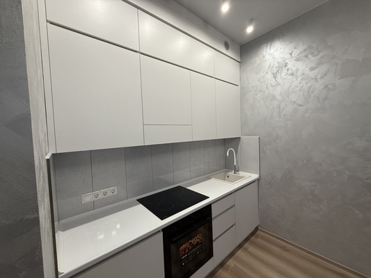 Продам однокомнатную (1-комн.) квартиру, Александра Суворова пр-кт, 97, Симферополь г