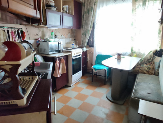 Продам комнату в 13-комн. квартире, Горняков пр-кт, 2кГ, Костомукша г