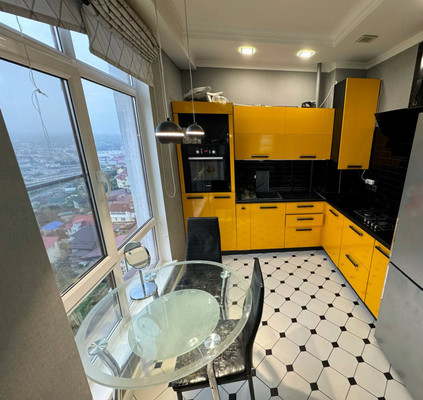 Продам двухкомнатную (2-комн.) квартиру, Виноградная ул, 116А, Беранда с