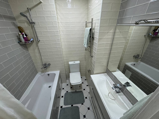 Продам двухкомнатную (2-комн.) квартиру, Виноградная ул, 116А, Беранда с