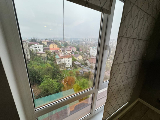 Продам двухкомнатную (2-комн.) квартиру, Виноградная ул, 116А, Беранда с