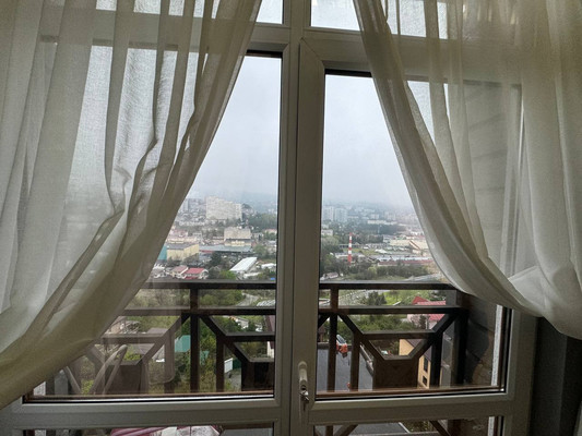 Продам двухкомнатную (2-комн.) квартиру, Виноградная ул, 116А, Беранда с