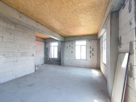 Продам трехкомнатную (3-комн.) квартиру, Виноградная ул, 55/1, Беранда с