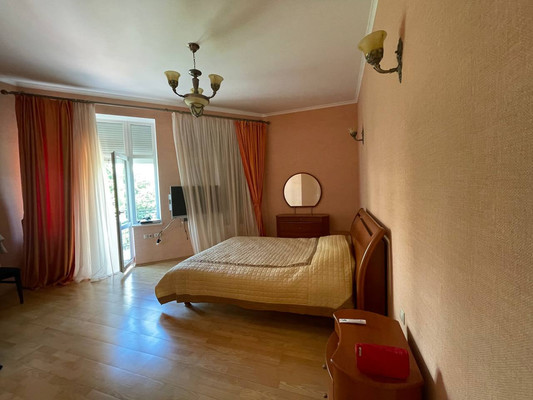 Продам многокомнатную квартиру, Курортный (Хостинский р-н) пр-кт, 17к1, Сочи г