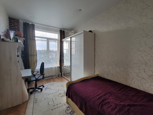 Продам трехкомнатную (3-комн.) квартиру, Учительская (Хостинский р-н) ул, 24г, Сочи г