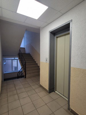 Продам трехкомнатную (3-комн.) квартиру, Учительская (Хостинский р-н) ул, 24г, Сочи г