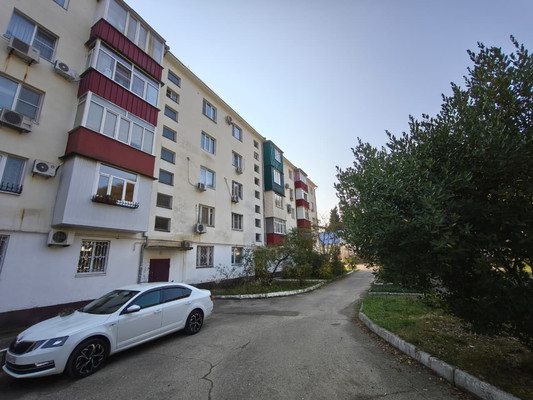 Продам двухкомнатную (2-комн.) квартиру, Школьная ул, 2А, Агой с