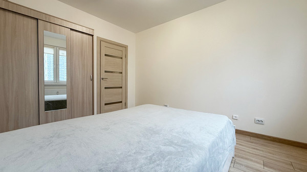 Продам однокомнатную (1-комн.) квартиру, Орлово-Денисовский пр-кт, 15к1, Санкт-Петербург г