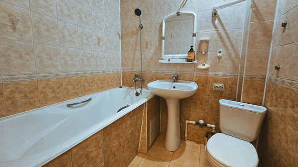 Продам двухкомнатную (2-комн.) квартиру, Гребенская ул, 58ка, Анапа г