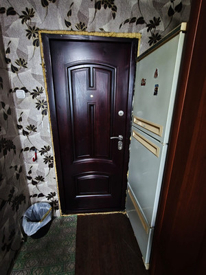 Продам комнату в 6-комн. квартире, Металлургов ул, 4, Колпино г