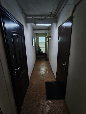 Продам комнату в 6-комн. квартире, Металлургов ул, 4, Колпино г