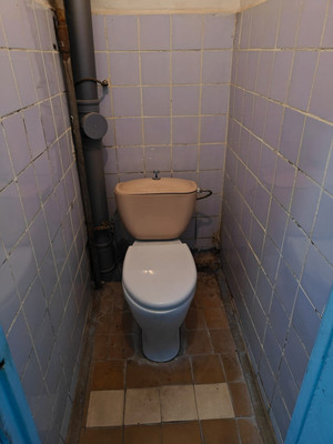 Продам комнату в 6-комн. квартире, Металлургов ул, 4, Колпино г