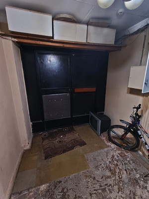 Продам комнату в 6-комн. квартире, Металлургов ул, 4, Колпино г