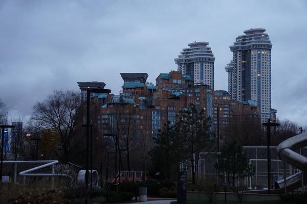 Продам трехкомнатную (3-комн.) квартиру, Генерала Дорохова ул, 49, Москва г