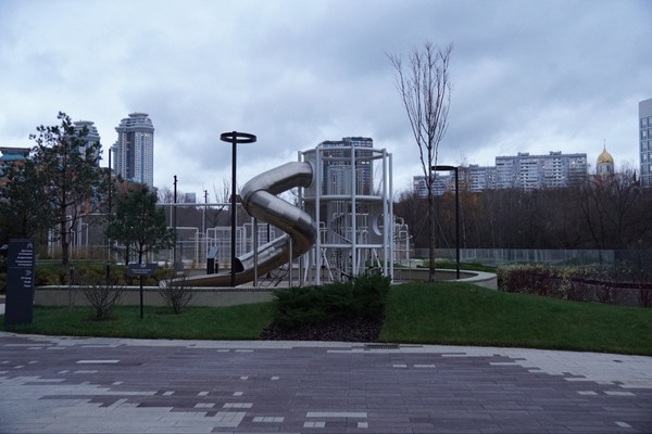 Продам трехкомнатную (3-комн.) квартиру, Генерала Дорохова ул, 49, Москва г