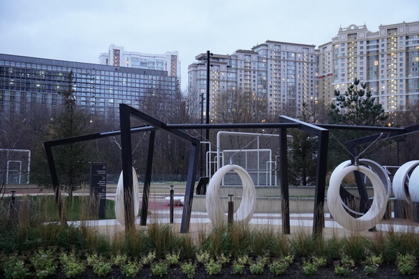 Продам трехкомнатную (3-комн.) квартиру, Генерала Дорохова ул, 49, Москва г