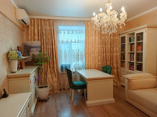 Продам трехкомнатную (3-комн.) квартиру, Трофимова ул, 35к20, Москва г