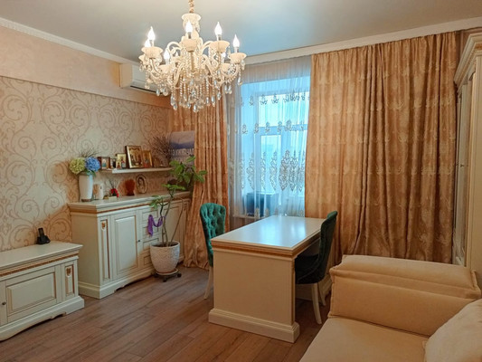 Продам трехкомнатную (3-комн.) квартиру, Трофимова ул, 35к20, Москва г