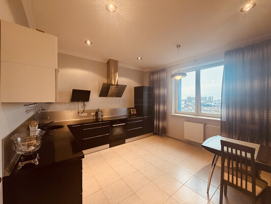 Продам однокомнатную (1-комн.) квартиру, Берёзовой Рощи проезд, 12, Москва г