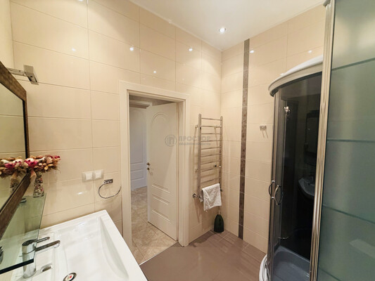 Продам однокомнатную (1-комн.) квартиру, Берёзовой Рощи проезд, 12, Москва г